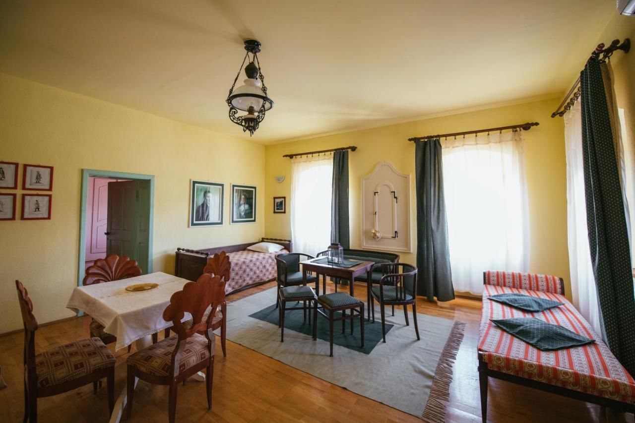 Отели типа «постель и завтрак» Vörös Guest House Тыргу-Секуеск-17
